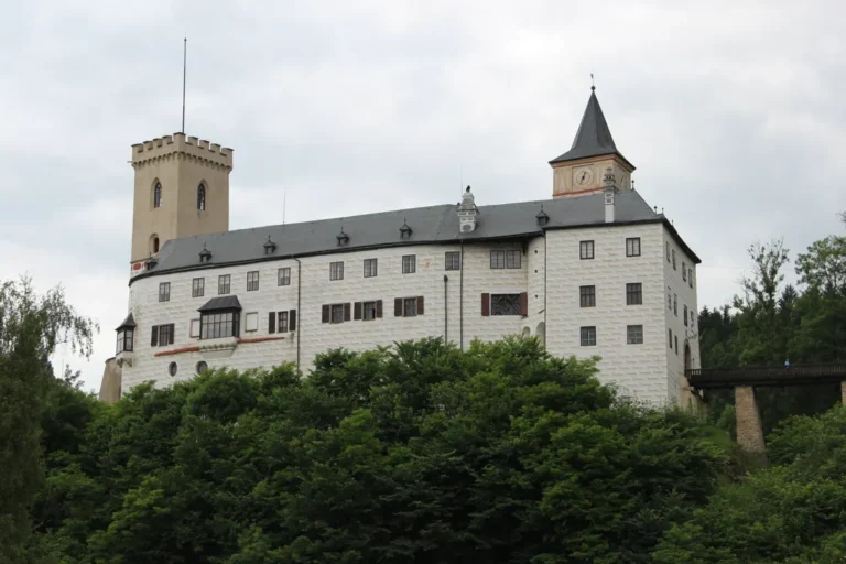 Hrad Rožmberk nad Vltavou s věžemi