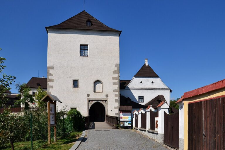 Vstupní brána jihočeského hradu Nové Hrady
