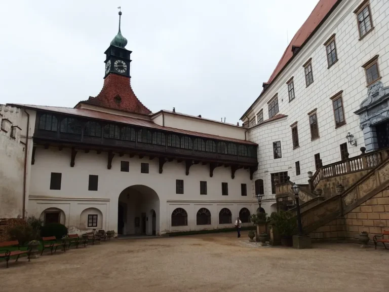 Nádvoří zámku Náměšť nad Oslavou