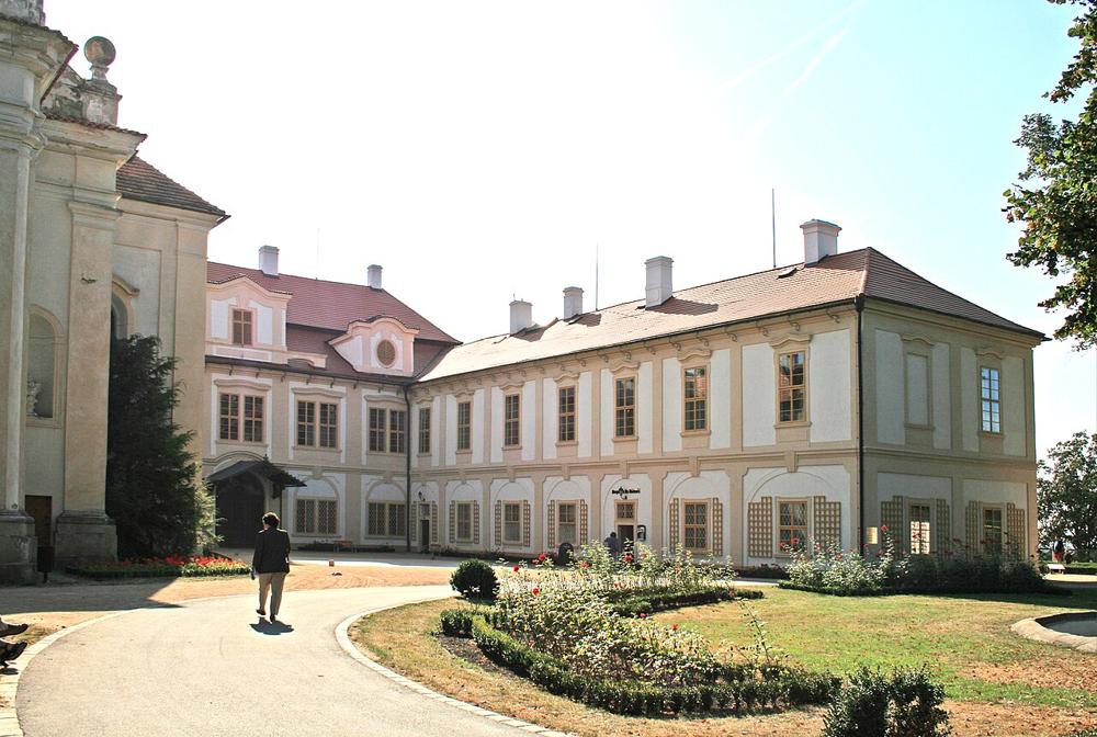 Zámek Loučeň