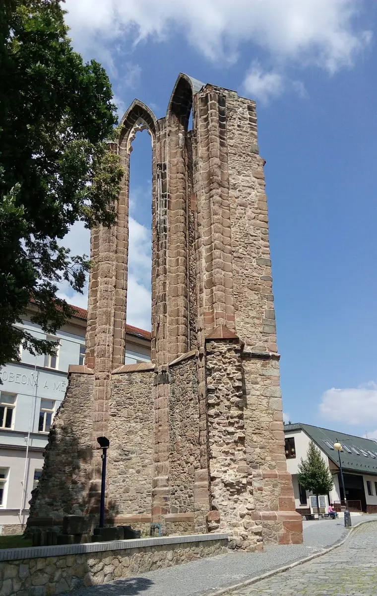 Zřícenina minoritského kláštera v Benešově