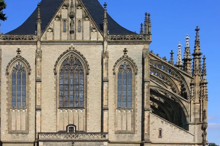 Chrám svaté Barbory v Kutné Hoře při pohledu zvenčí