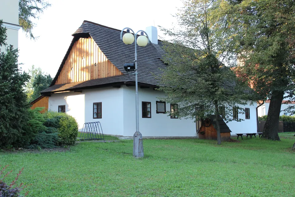 Rodný dům Františka Palackého v Hodslavicích se šindelovou střechou
