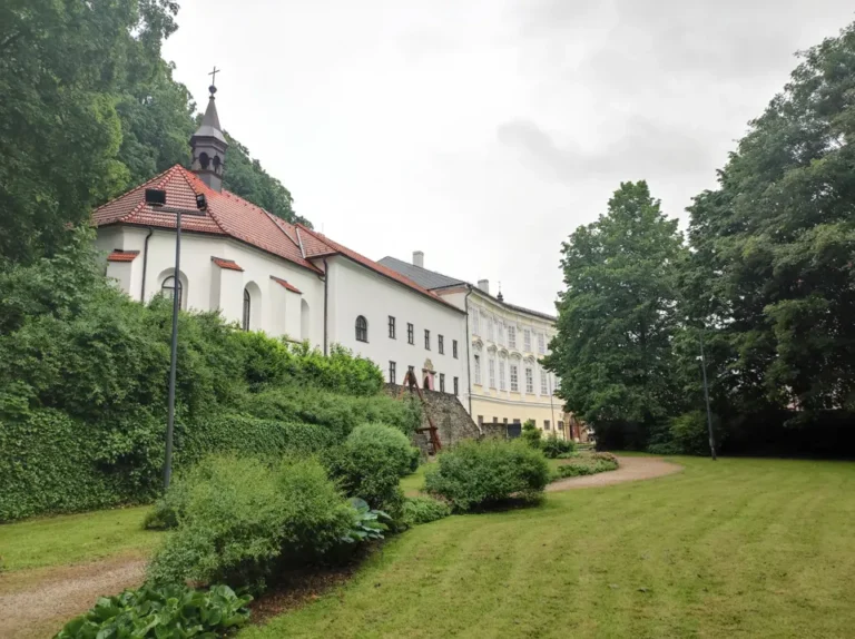 Bývalý bratrský sbor ve Fulneku s kaplí a přilehlou budovou