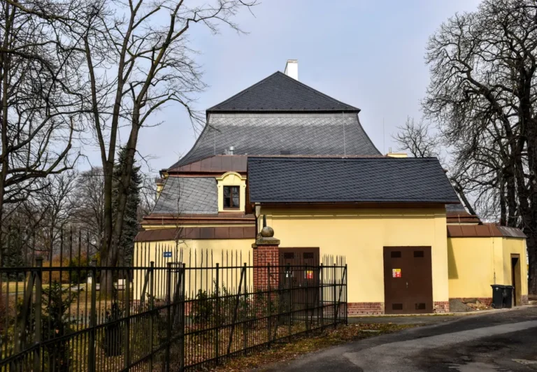 Zámek Kinských ve Valašském Meziříčí pohledem od jihu