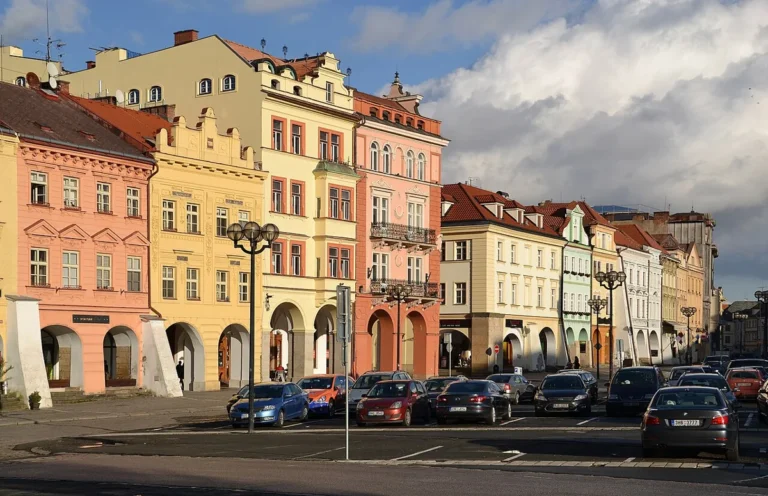 Historické domy na Velkém náměstí v Hradci Králové