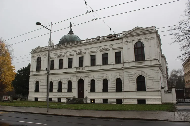 Historická výstavní budova Slezského zemského muzea v Opavě