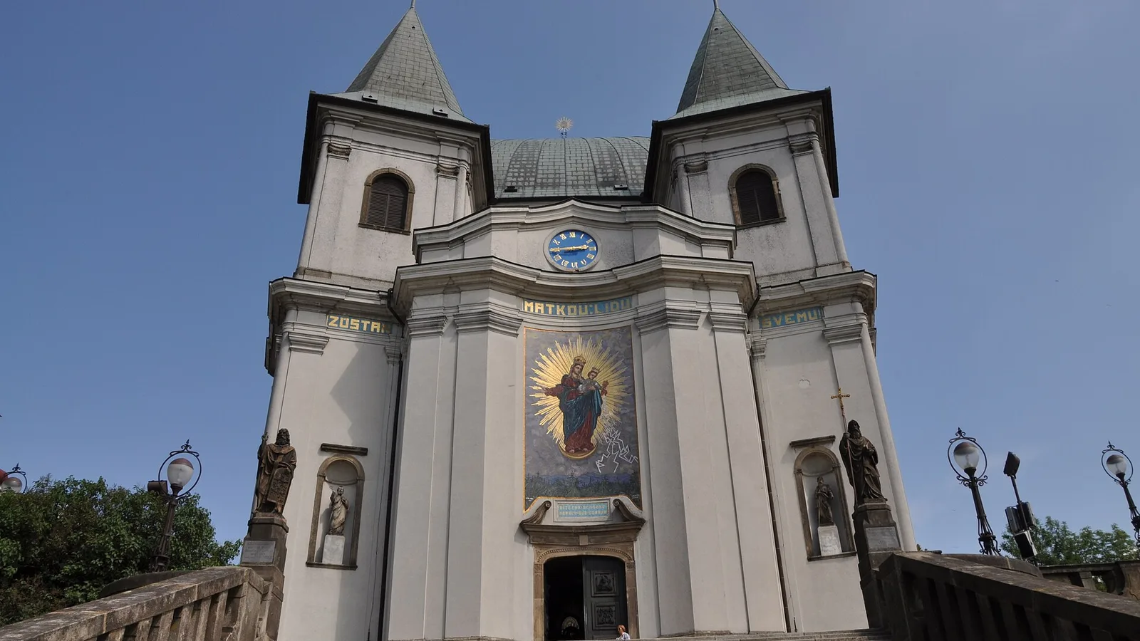 Průčelí baziliky Nanebevzetí Panny Marie na Svatém Hostýně