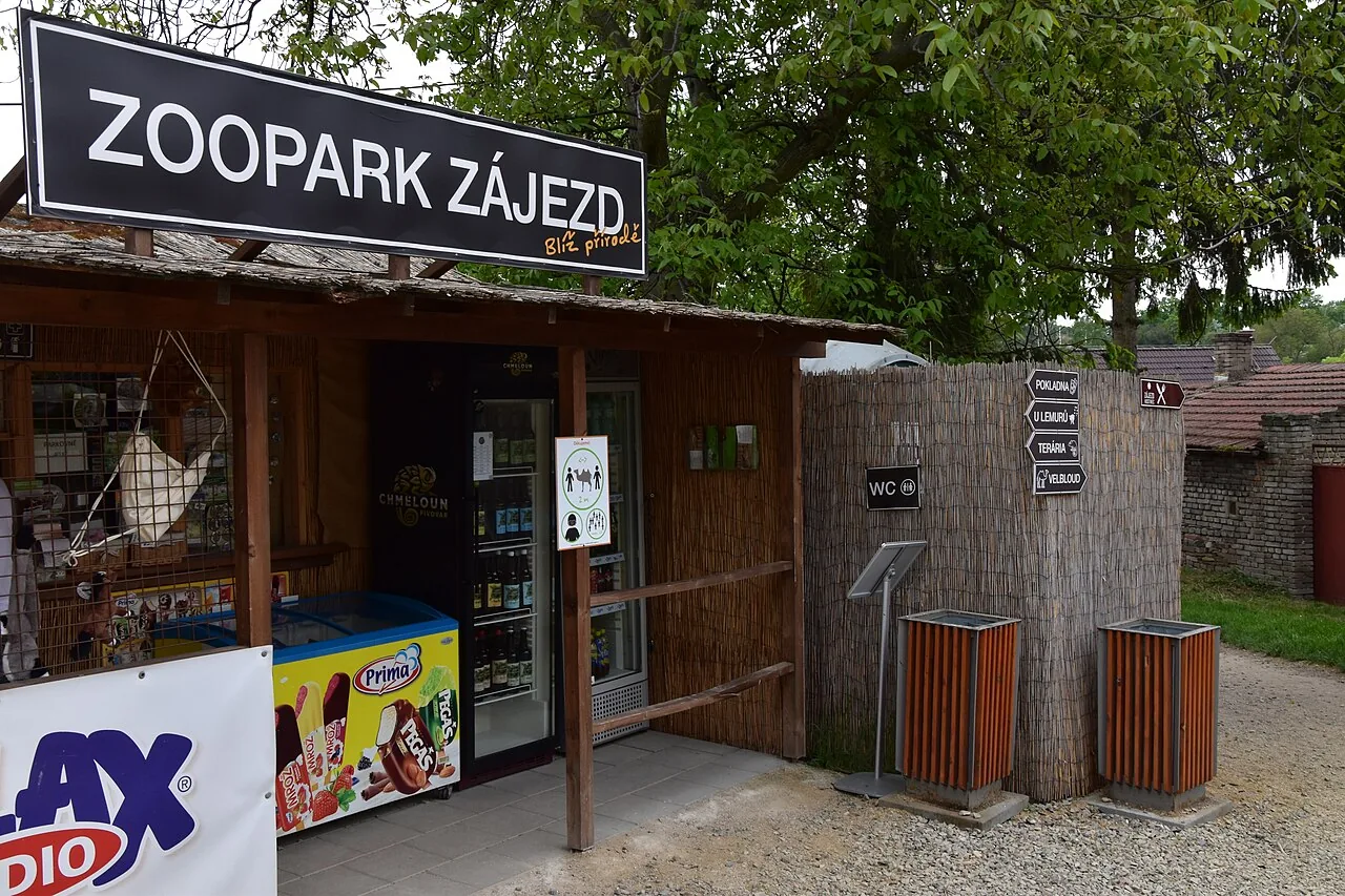 Hlavní pokladna Zooparku Zájezd na fotografii z roku 2021